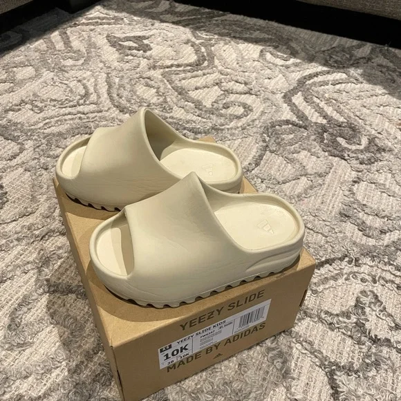 adidas gazelle silver green womens Little Kids adidas Adifom Adilette Slides Blue main image 0